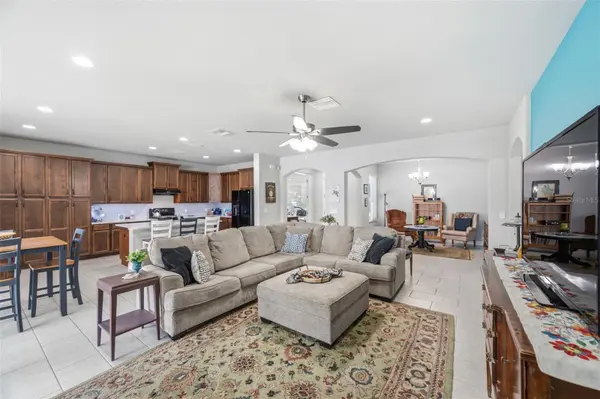 123 N FLORIDA AVE, Tarpon Springs, FL 34689
