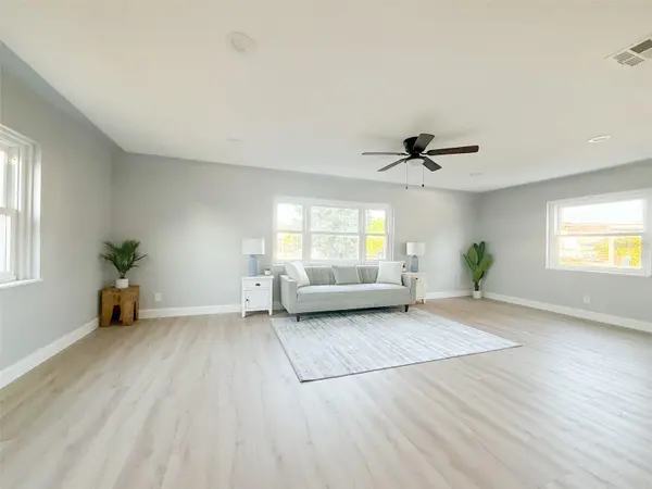 13290 3RD ST E, Madeira Beach, FL 33708