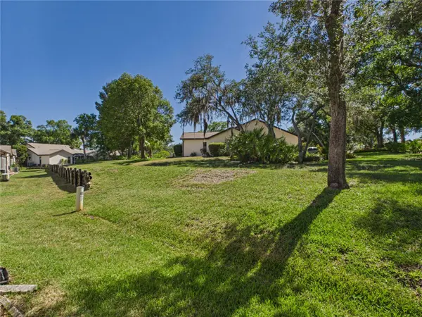 7511 HEATHER WALK DR, Weeki Wachee, FL 34613