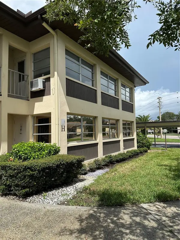 4826 MARINE Pkwy #202, New Port Richey, FL 34652