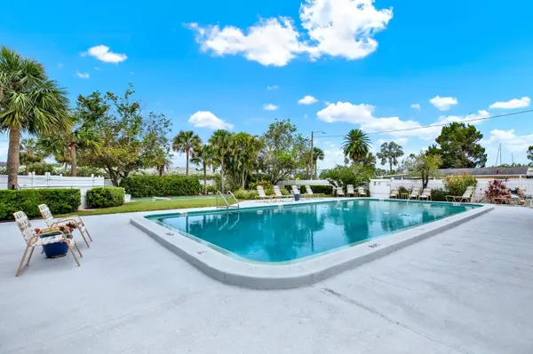 4939 FLORAMAR TER #204, New Port Richey, FL 34652