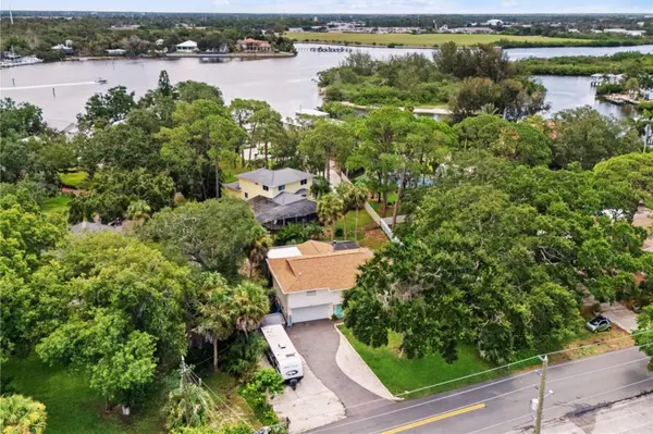 1410 RIVERSIDE DR, Tarpon Springs, FL 34689