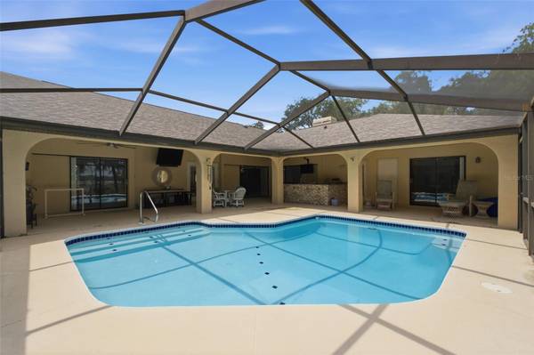 10307 WATERS EDGE CT, Weeki Wachee, FL 34613