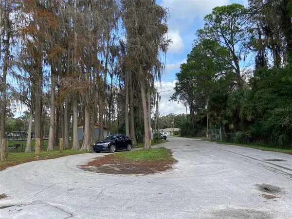 9260 LAKE DR, New Port Richey, FL 34654