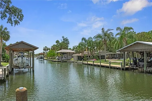9205 W HARBOR ISLE CT, Crystal River, FL 34429