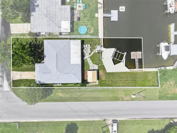 13224 NEPTUNE DR, Hudson, FL 34667