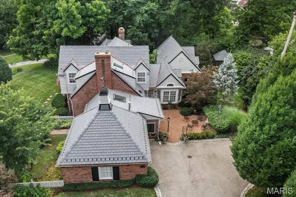 17 Devon RD, St Louis, MO 63122