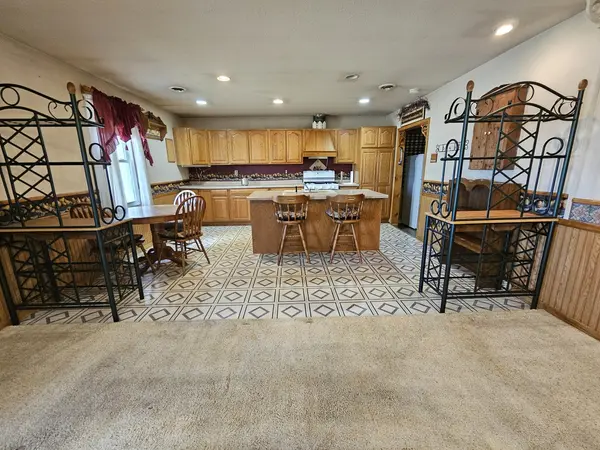 1408 N State RTE 1-17, Momence, IL 60954