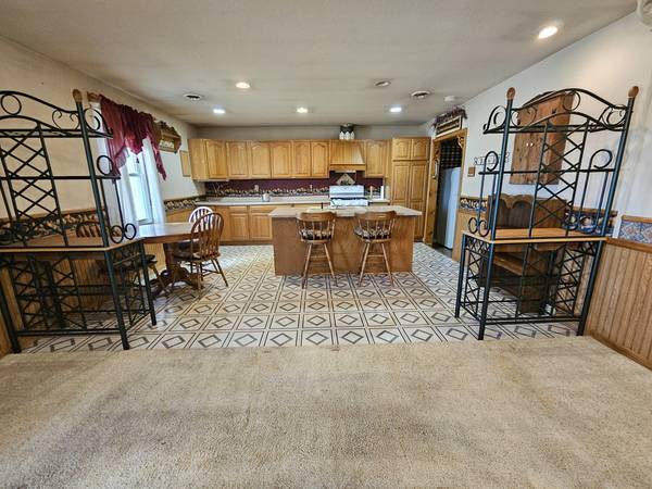 1408 N State RTE 1-17, Momence, IL 60954