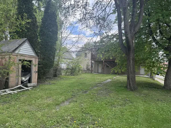 2024 W 6th ST, Davenport, IA 52802