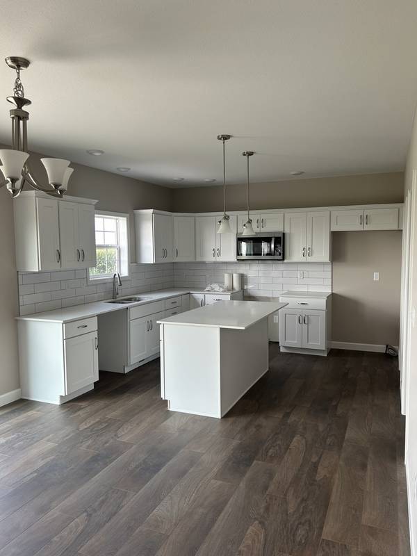 1504 Warwick DR, Savoy, IL 61874