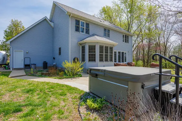 18749 N Tolle LN, Mt Vernon, IL 62864