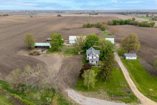 4400 220th ST, Walcott, IA 52773