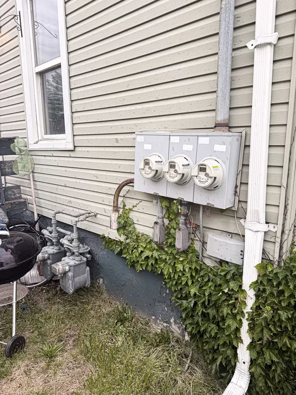 946 S Schuyler AVE, Kankakee, IL 60901
