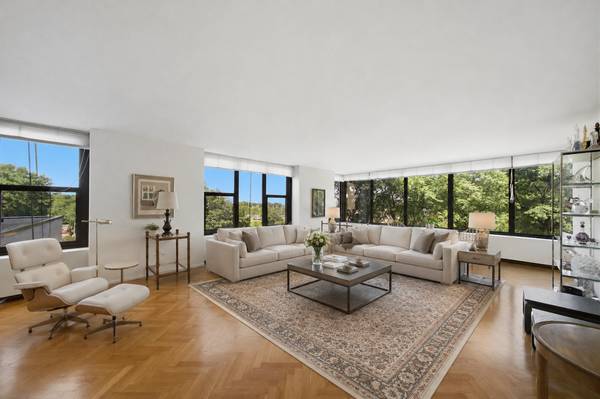 3150 N Lake Shore DR #4AB, Chicago, IL 60657