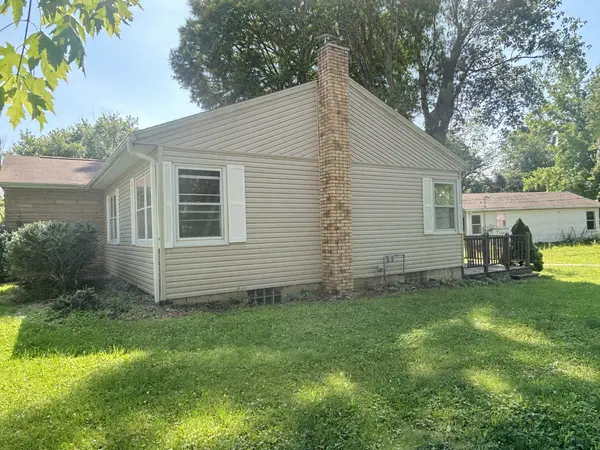 515 E Cedar AVE, Duquoin, IL 62832