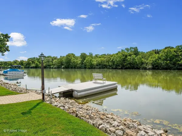 335 Edgewater DR, Morris, IL 60450