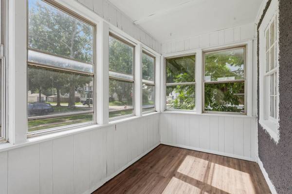 134 S Hazelwood AVE, Davenport, IA 52802