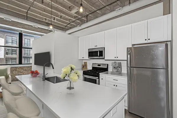 1600 W Adams ST #202, Chicago, IL 60612