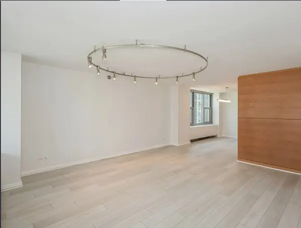 400 E RANDOLPH ST #1430, Chicago, IL 60601