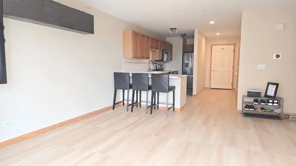 100 N Bokelman ST #429, Roselle, IL 60172