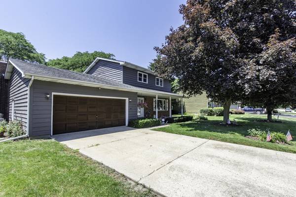 512 Cavin AVE, Winthrop Harbor, IL 60096