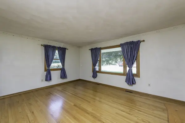 512 Cavin AVE, Winthrop Harbor, IL 60096