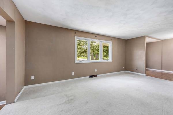 4022 Landmark RD, Iuka, IL 62849