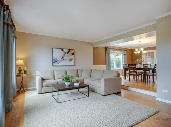 17945 W Pond Ridge CIR, Gurnee, IL 60031