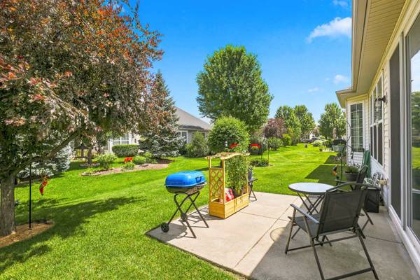 11724 Tanglewood LN, Huntley, IL 60142
