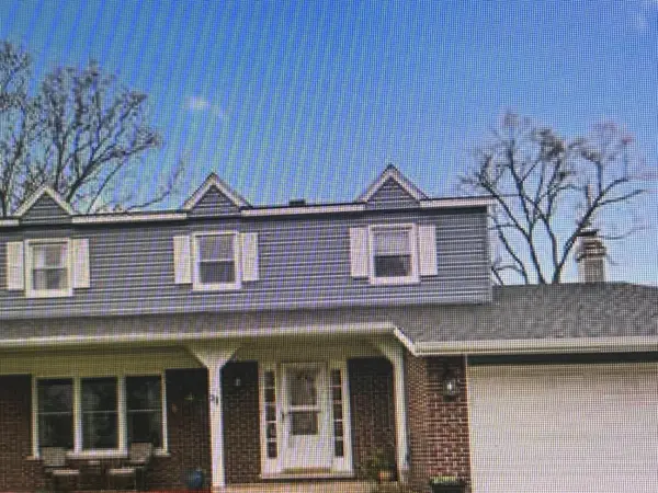 22 University DR, Buffalo Grove, IL 60089