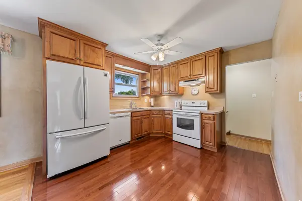 8624 W 145th ST, Orland Park, IL 60462