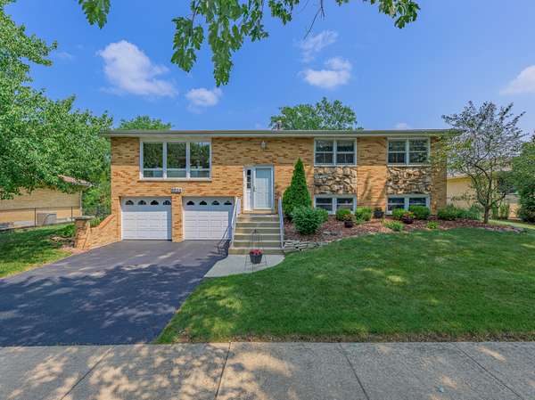 8624 W 145th ST, Orland Park, IL 60462