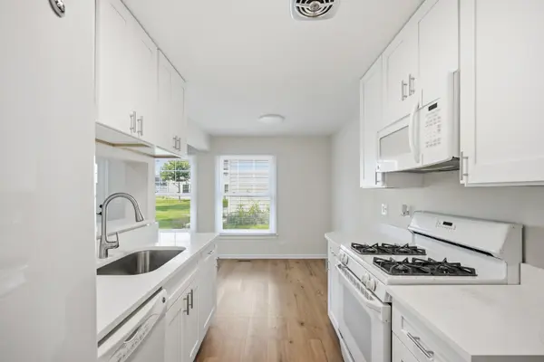 339 Farmington LN, Vernon Hills, IL 60061