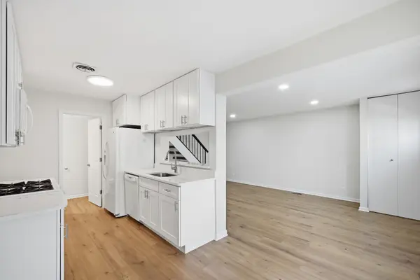 339 Farmington LN, Vernon Hills, IL 60061
