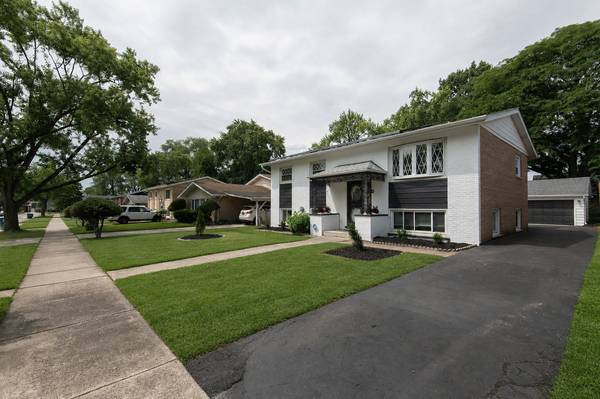 12216 S Lawndale AVE, Alsip, IL 60803