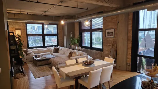 210 S Desplaines ST #512, Chicago, IL 60661