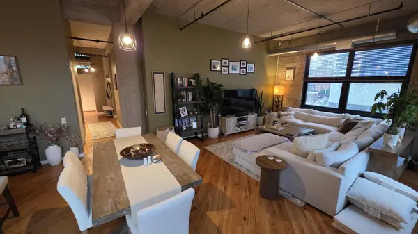 210 S Desplaines ST #512, Chicago, IL 60661