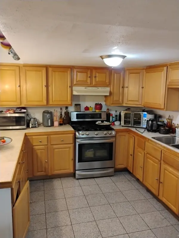 2515 W Atlantic AVE, Waukegan, IL 60085