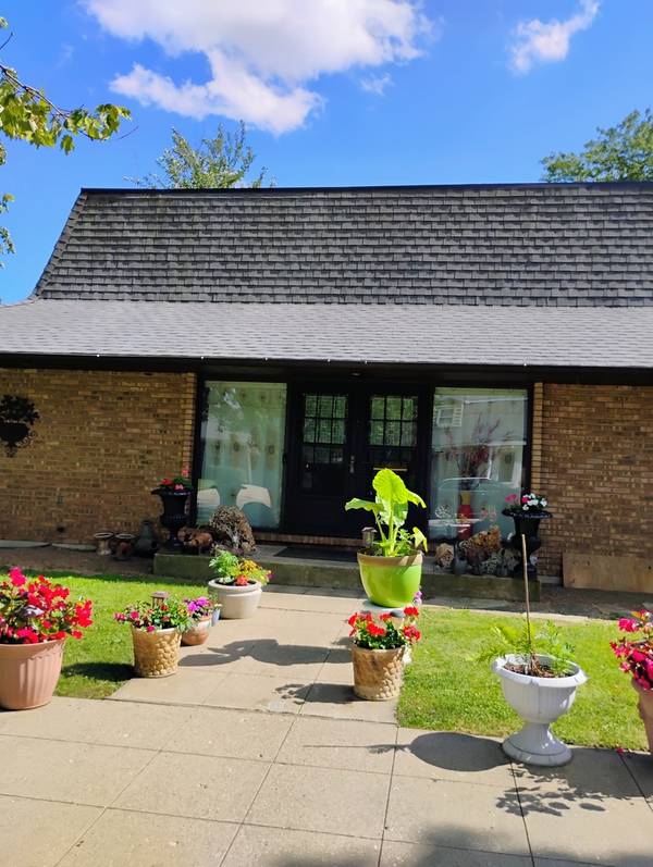 2515 W Atlantic AVE, Waukegan, IL 60085