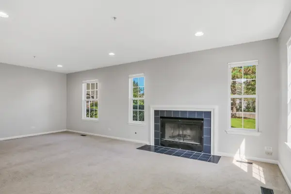 1314 Orleans DR, Mundelein, IL 60060