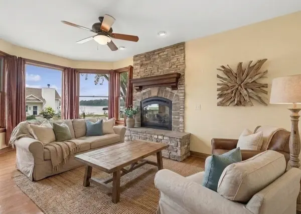 4130 Dutch Mill LN, Delavan, WI 53115
