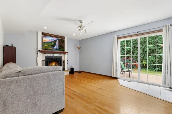 701 Deerwood DR, Shorewood, IL 60404