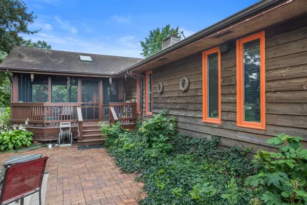 205 Surrey CT, Monticello, IL 61856
