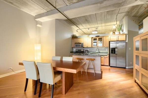 811 W 15th PL #303, Chicago, IL 60608