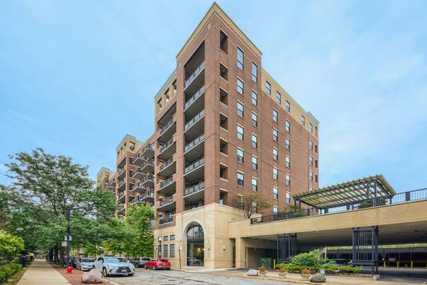 811 W 15th PL #303, Chicago, IL 60608