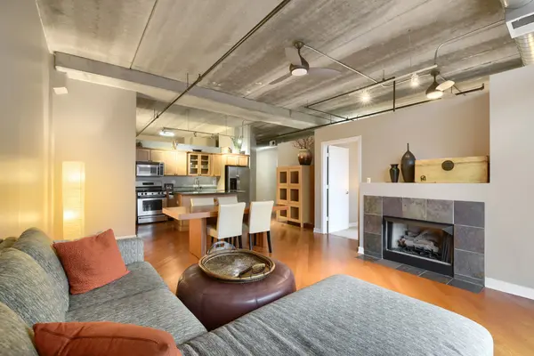 811 W 15th PL #303, Chicago, IL 60608