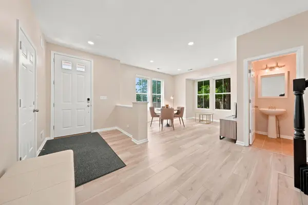 2112 S Crambourne WAY #6-6, Arlington Heights, IL 60005