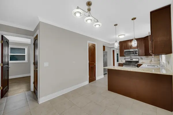 5526 Washington ST, Morton Grove, IL 60053