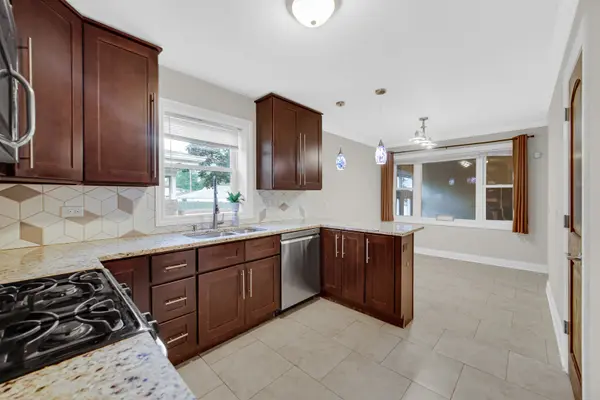 5526 Washington ST, Morton Grove, IL 60053